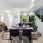 Amazing 3 Bed Penthouse With Spa Bath And Private Rooftop Terrace
