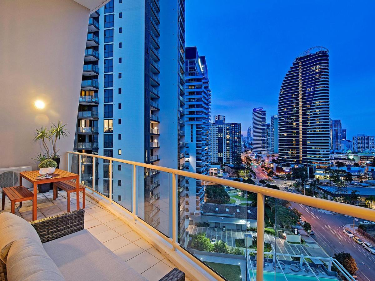 Amazing 3 Bed Penthouse With Bath And Private Rooftop Terrace * Gold Coast